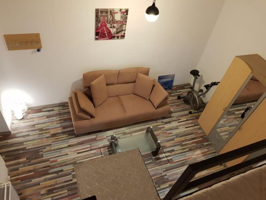 Young Downtown Apartment Αράντ Εξωτερικό φωτογραφία